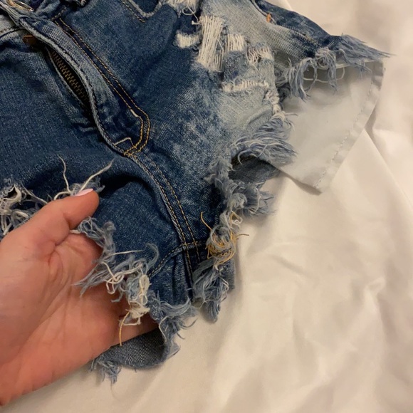 American Eagle Women Short - Picture 7 of 7